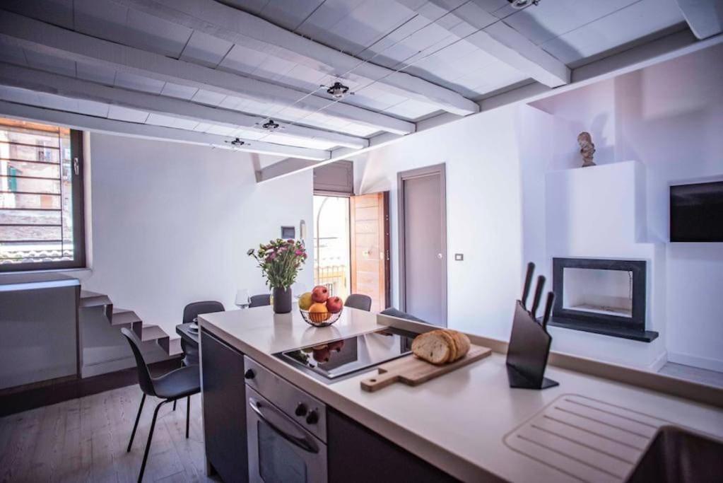 Mad Hatter Apartment Rome